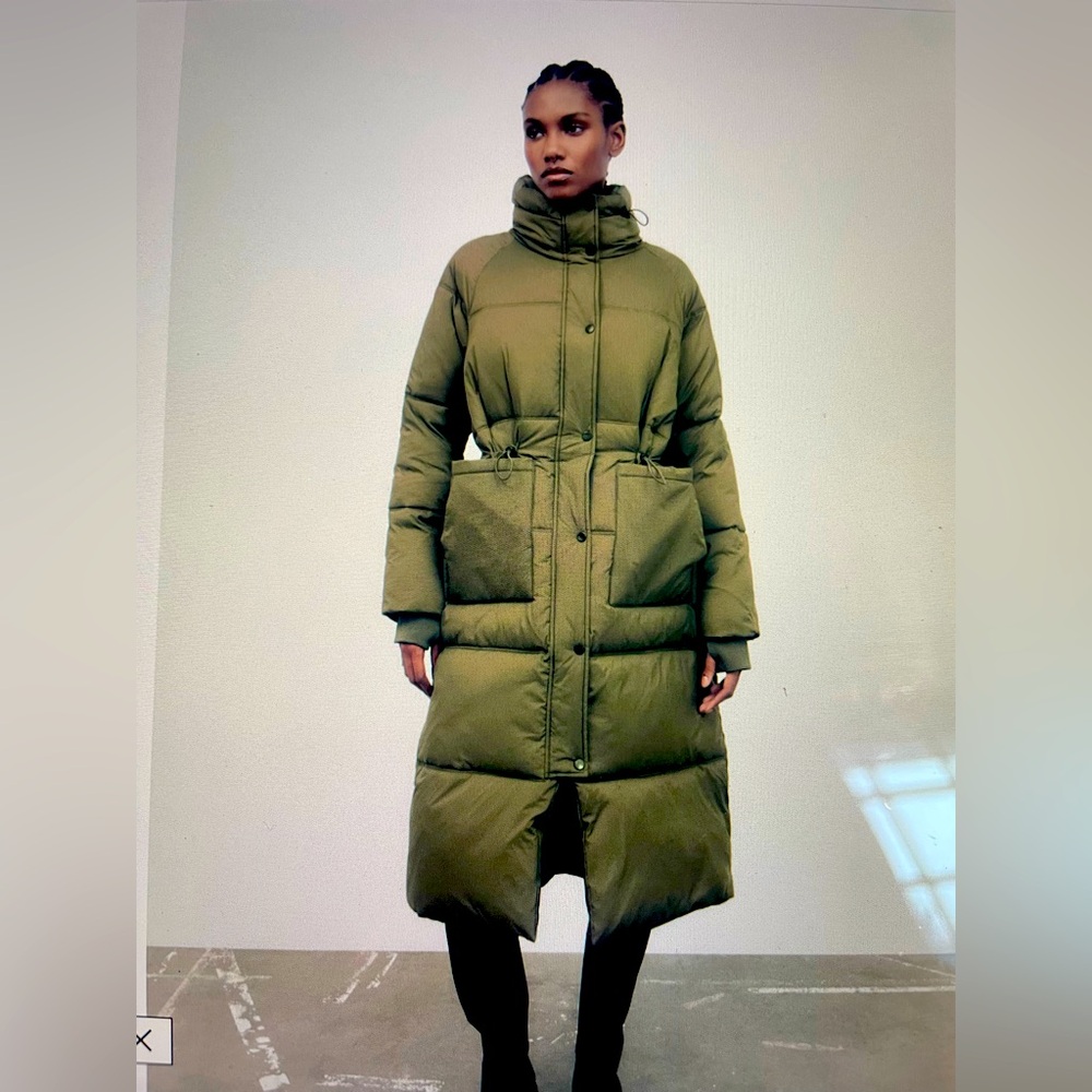 Olive Green Women's Puffer Coat from Zara size large